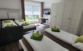 Bayvista Lodge, Apartments Und Studios